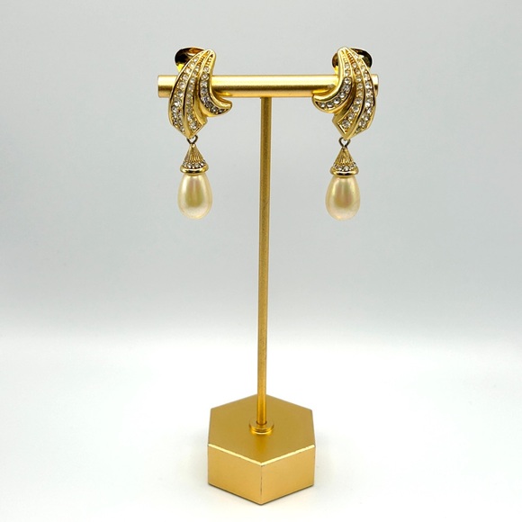 STUNNING Christian Dior Vintage Gold Tone Clear Crystal Clip On Pearl Earrings - Picture 5 of 16